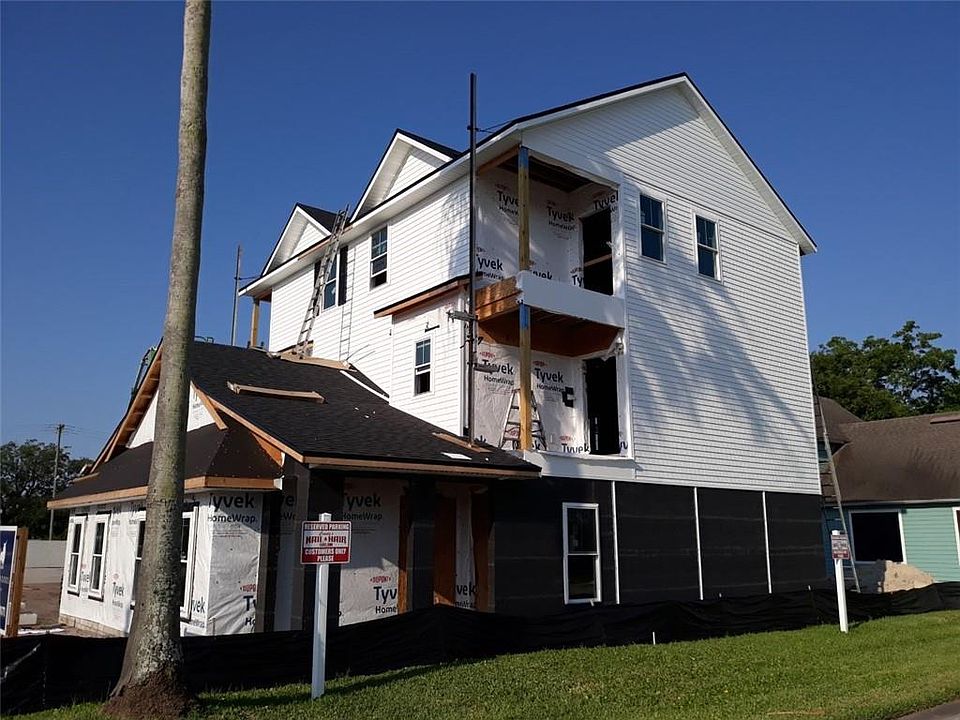 1st image of 1015 S 8th St