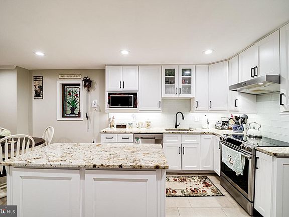 4th image of 3175 Ironhorse Dr