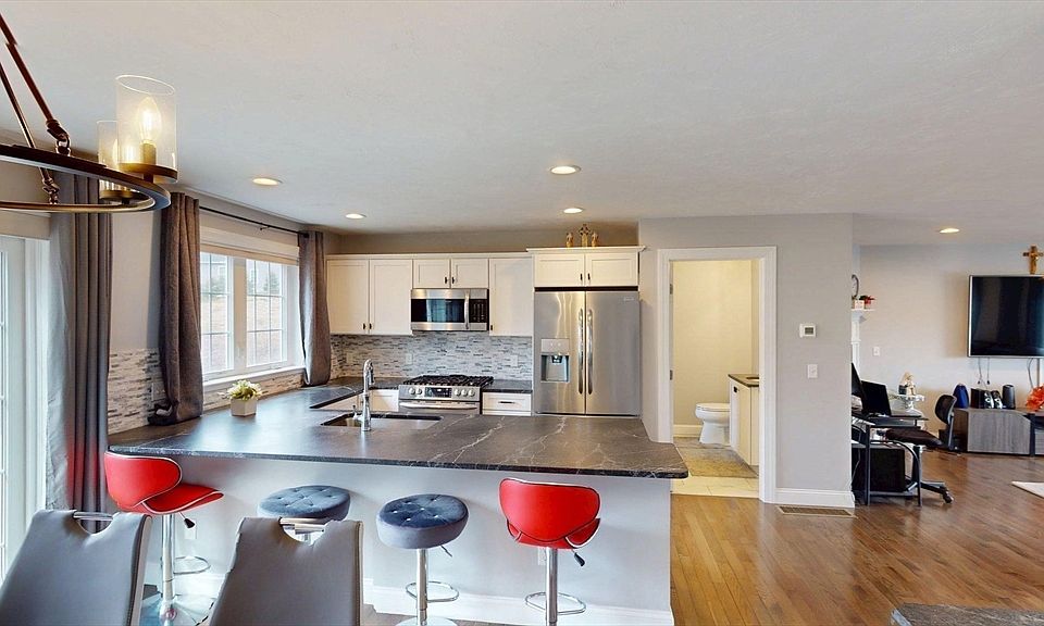 1st image of 239 Woodland St #3