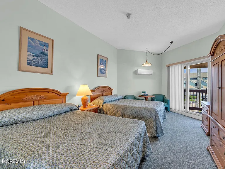 1008 Ocean Ave — Photo 9