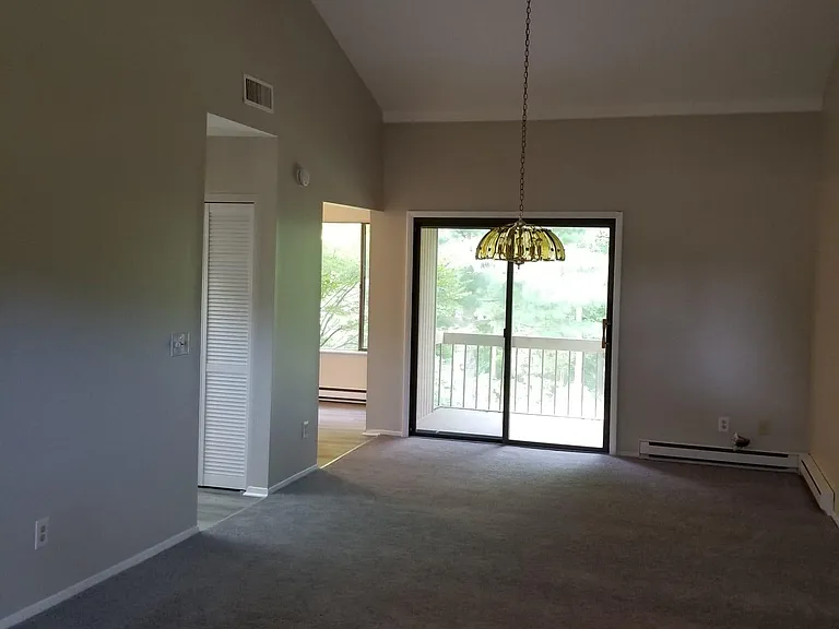 14 Augusta Ct #B — Photo 3