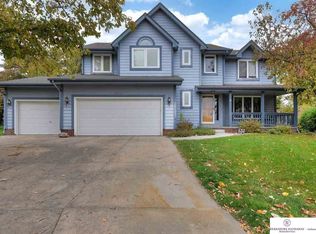 20738 Hemlock Cir, Elkhorn, NE 68022