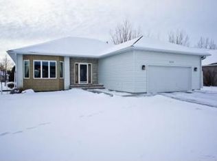 3216 36th Ave S, Fargo, ND 58104