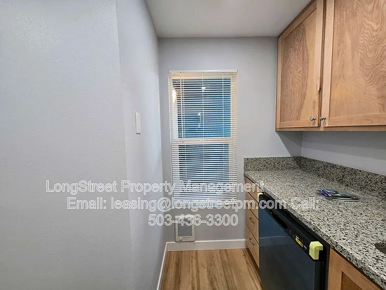 3161 N Shore Dr SE #3 — Photo 6