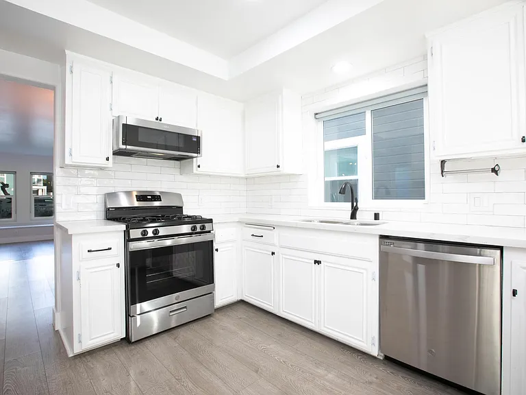 14929 Grevillea Ave — Photo 17