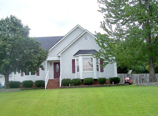 2nd image of 1929 Singletree Ln