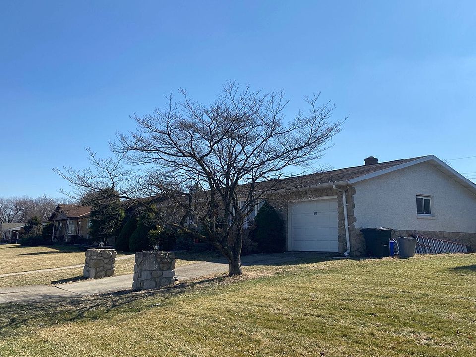 2nd image of 940 E Fairview St #936-942