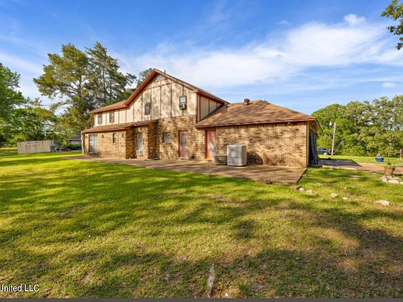 3rd image of 4637 Wyndallwood Dr