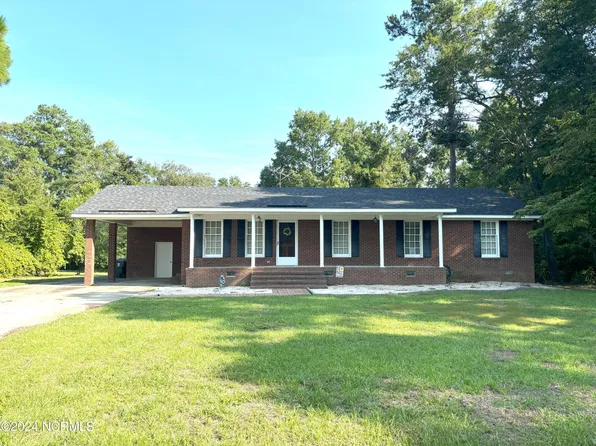 401 Eastway Avenue, Elizabethtown, NC 28337