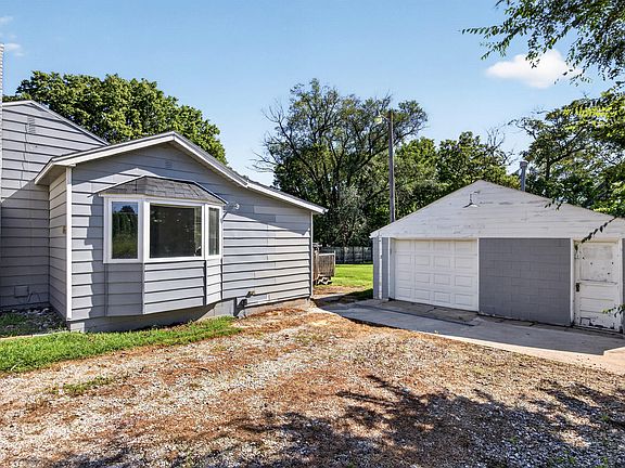 4th image of 4625 NE 31st St