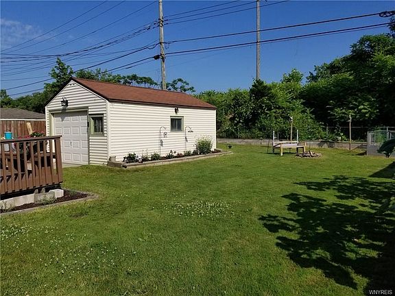 4th image of 221 Nokomis Pkwy