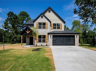 1 Nairn Ln, Bella Vista, AR 72715