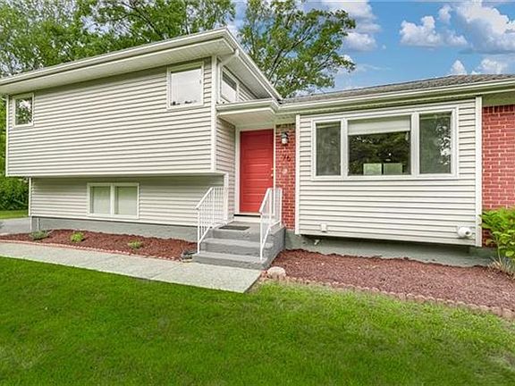 2nd image of 76 Renee Ln