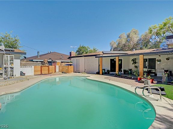 4th image of 4412 Denia Cir