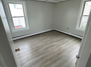 98 Japonica St FLOOR 2, Pawtucket, RI 02860