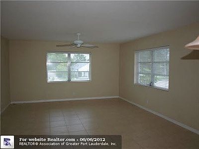 2nd image of 1950 N Andrews Ave APT 212