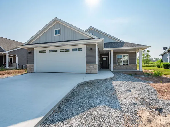 402 Hidden Creek Trl, Green Bay, WI 54303
