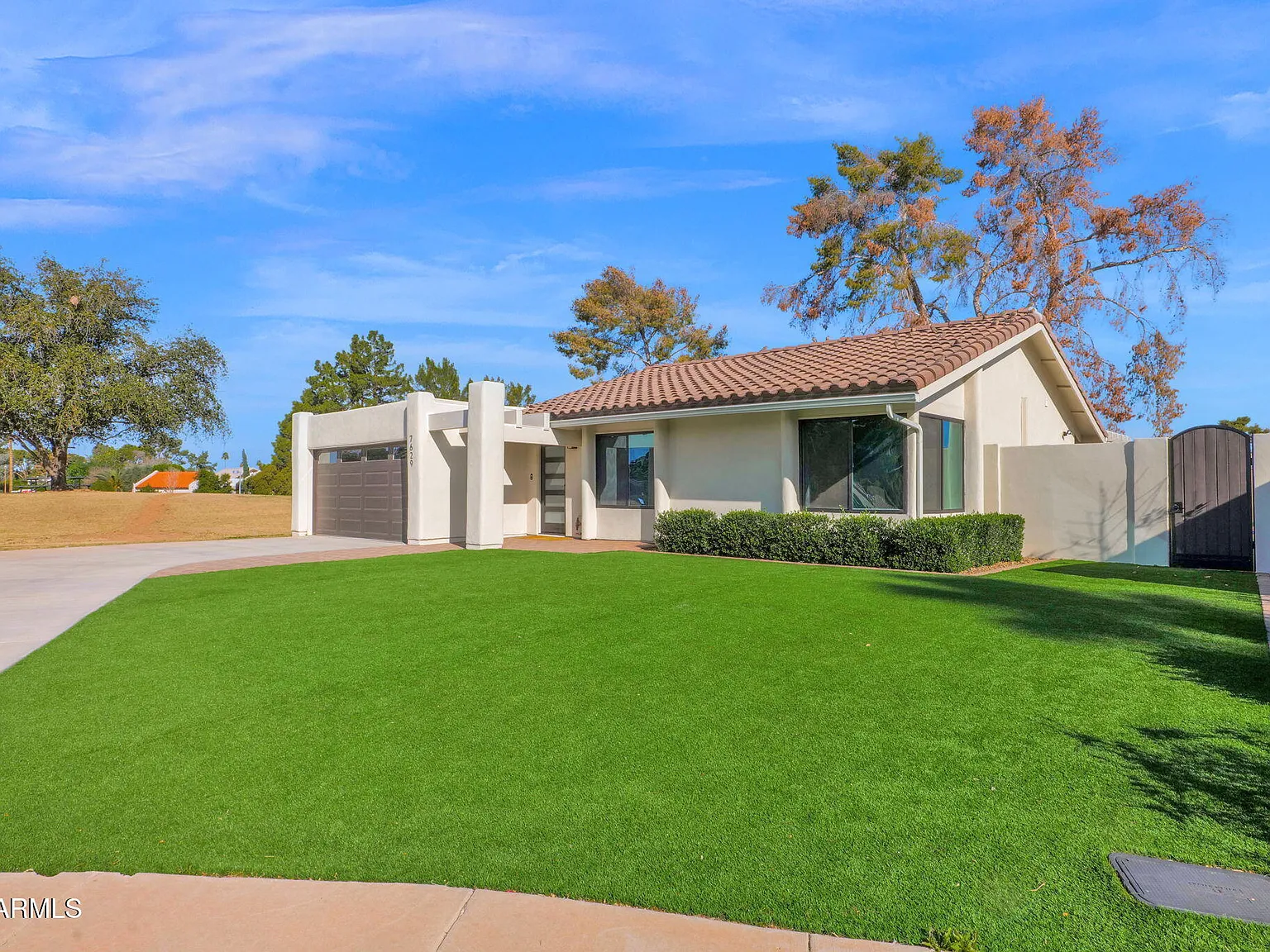 3 bed, 2.0 bath, 1804 sqft, $6,500 — Photo 3