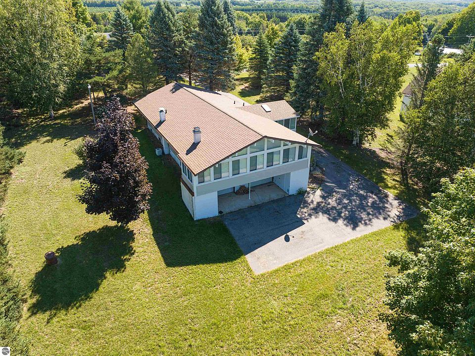 5437 Farrell Rd, Central Lake, MI 49622 Zillow