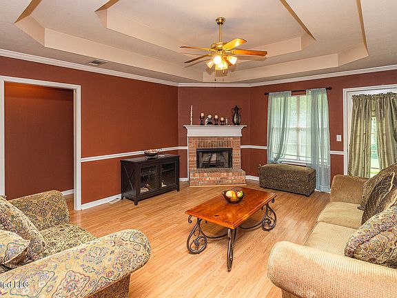 4th image of 4424 Blake Cir