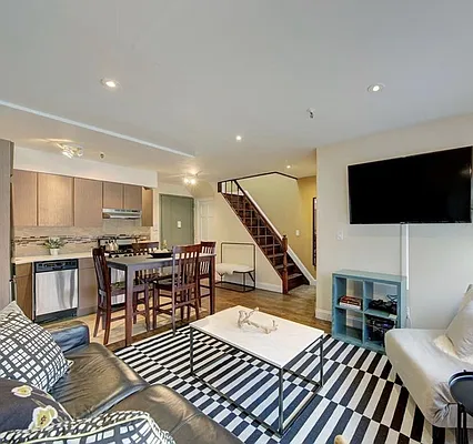 Rented by Roberto Guilbet, LREB | media 11