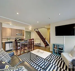 Rented by Roberto Guilbet, LREB