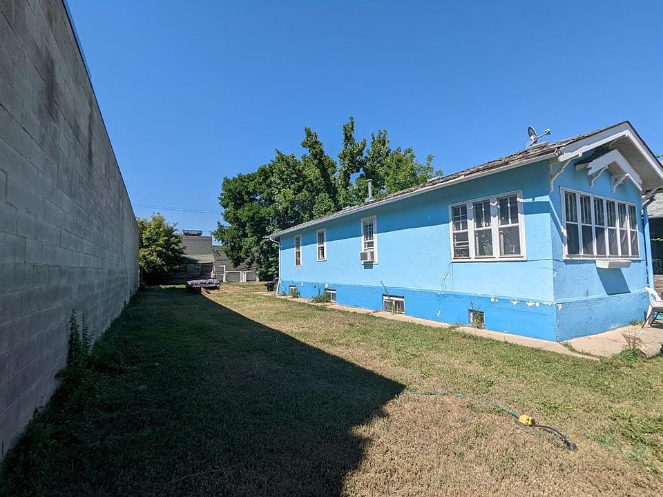 750 4th St SE, Medicine Hat, AB T1A 0L2 MLS A1251184 Zillow