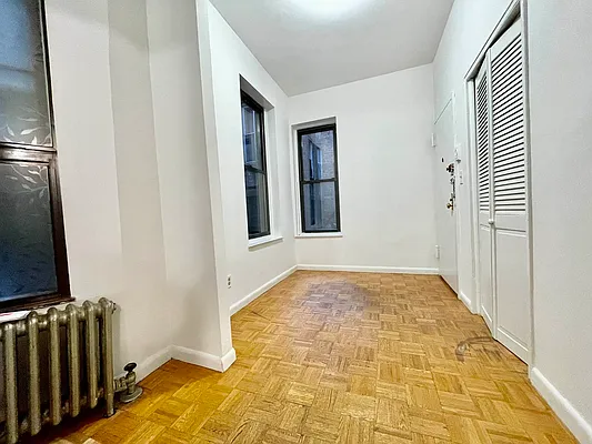 Rented by HOLTON REAL ESTATE INC. | media 13