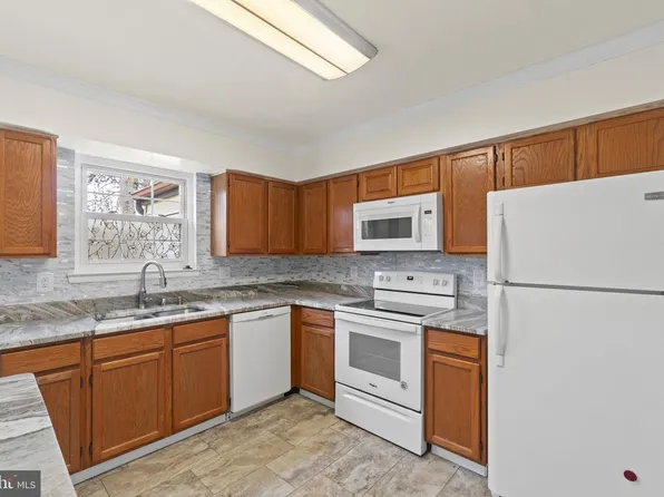 6911 Alex Ct, Frederick, MD 21703