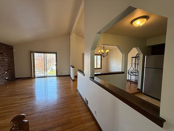 5th image of 490 Vineland Ave Floor 2