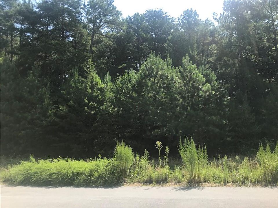 2nd image of 16 Lake Ct