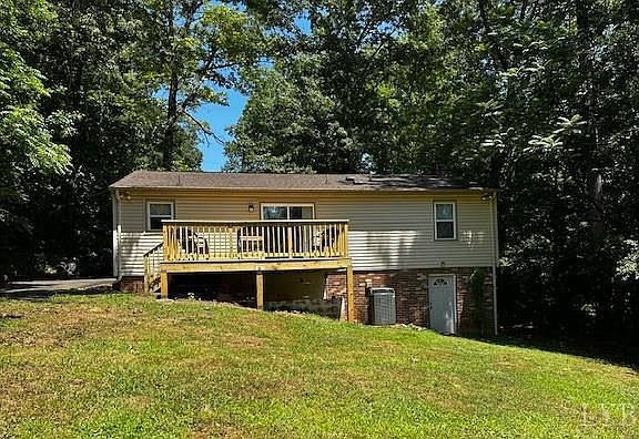 3rd image of 711 Fleetwood Dr