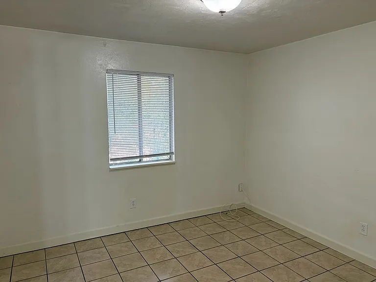 215 Lovelace Dr #11 — Photo 7