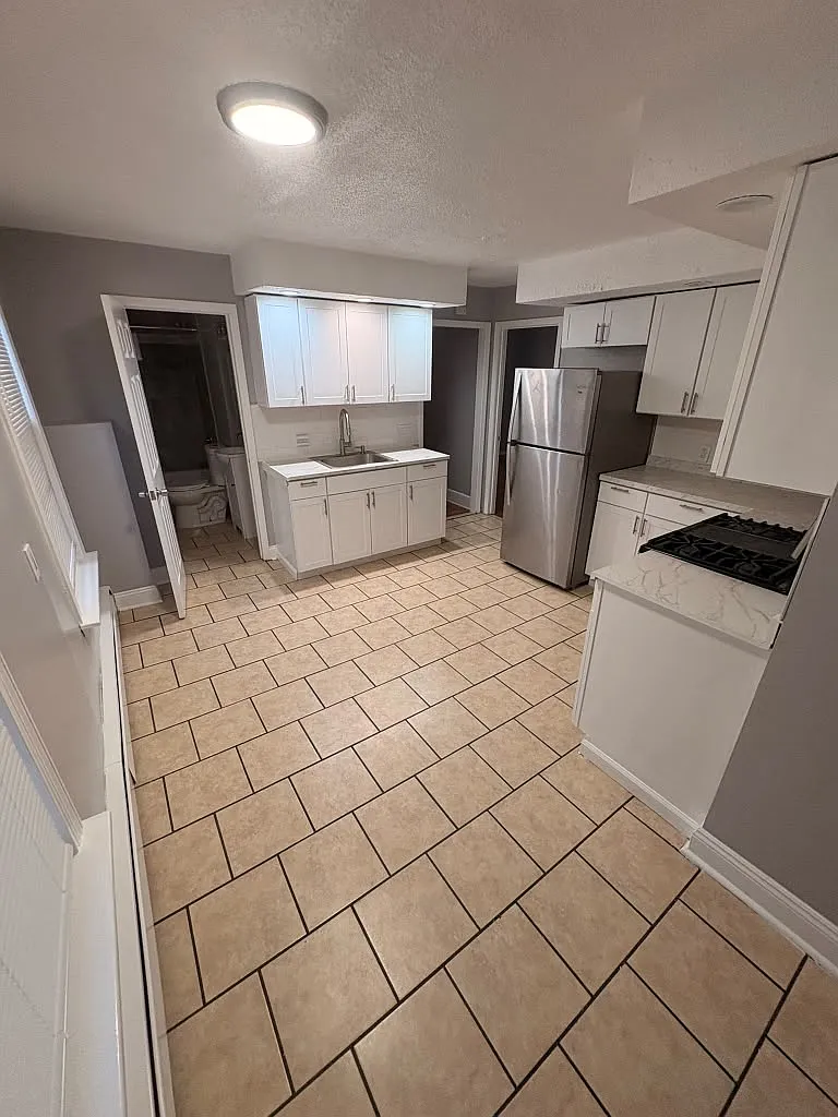 4 bed, 1600 sqft, $2,500 — Photo 1