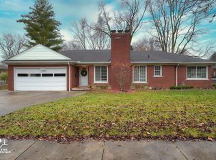 19136 Eastwood Dr, Harper Woods, MI 48225