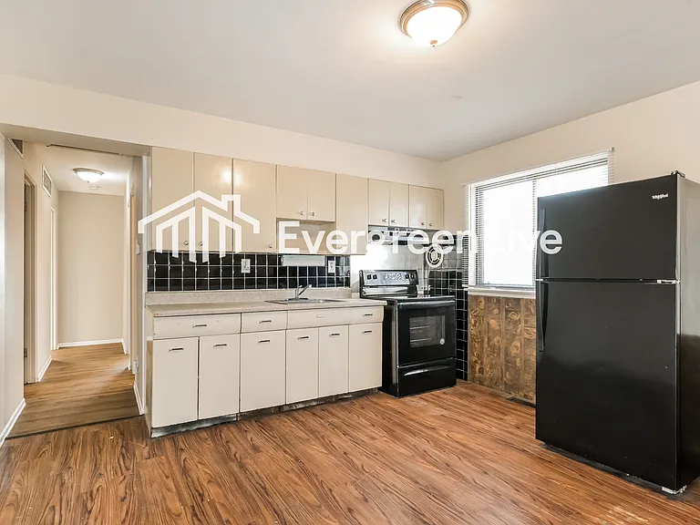 7009 Richwood Ln — Photo 5