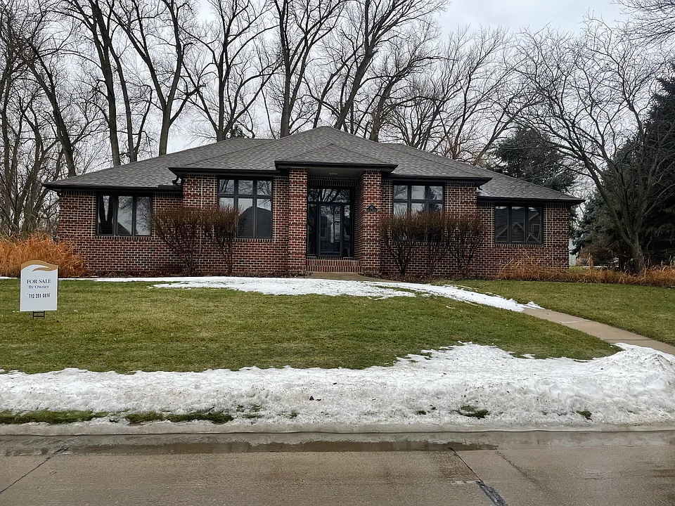 612 E Saint Andrews Cir