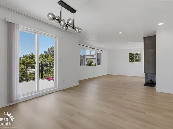 6289 Lorca Dr, San Diego, CA 92115