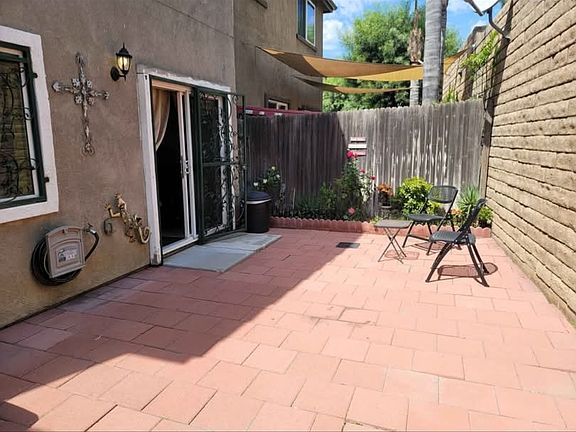 5th image of 10942 Four Palms Ln