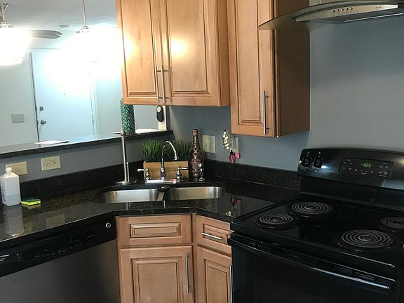 3rd image of 2861 Harrison Ave #10