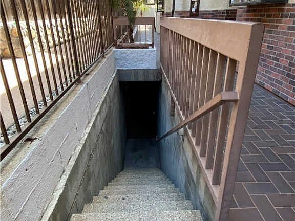 5th image of 622 N Howard St APT 4