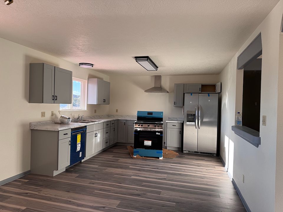 Kitchen / Dining