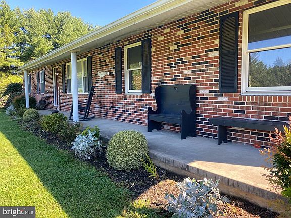 4th image of 501 Wacousta Ct