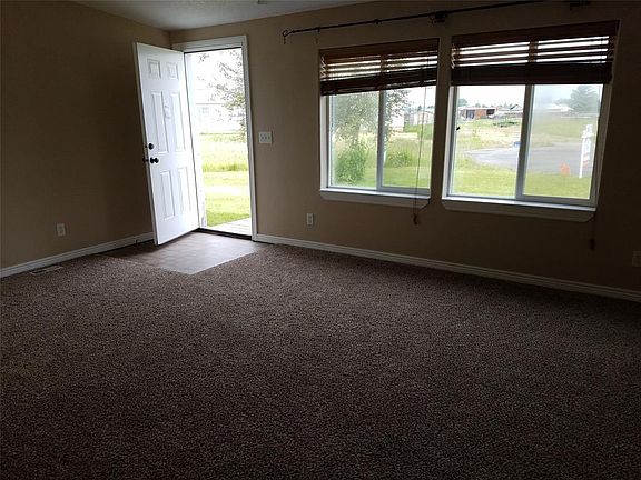 4th image of 370 Hale Bopp Ave