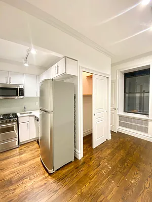 Rented by Compass | media 28