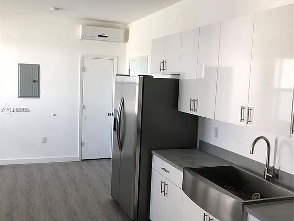 2nd image of 402 NW 12th Ave APT 211