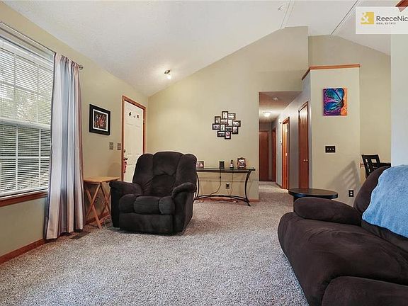 4th image of 15800 Ann Ave