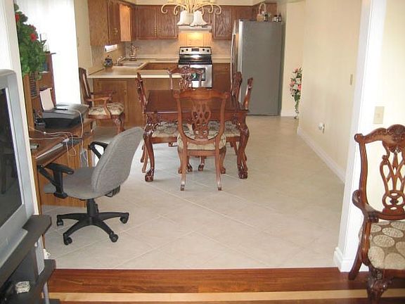 4th image of 46527 Arapahoe Dr
