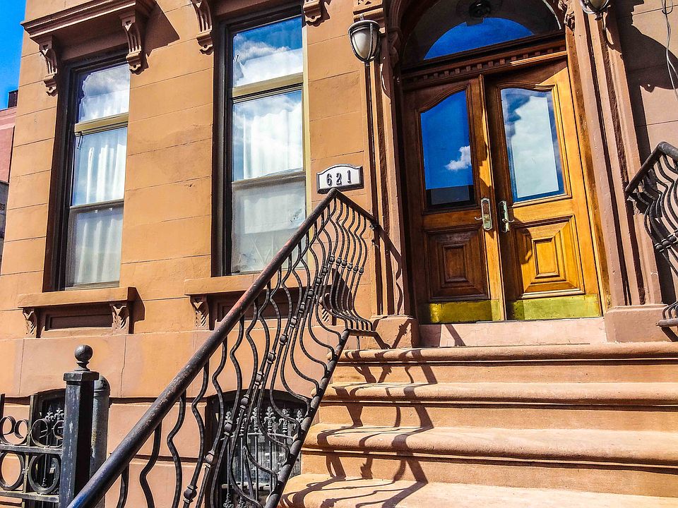 1st image of 621 Saint Marks Ave APT 4