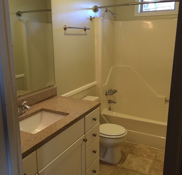 2nd image of 1465 Grant Cir APT 16